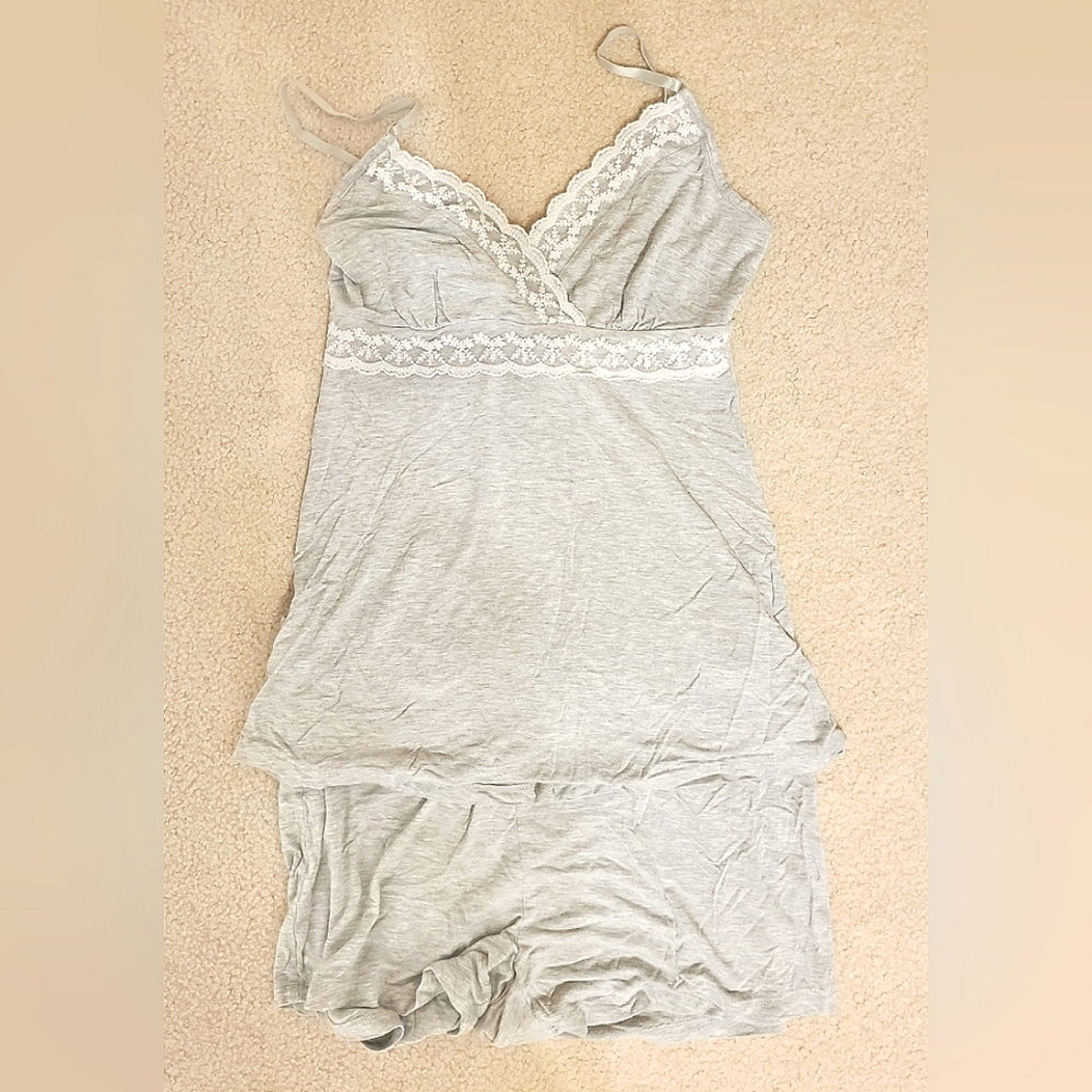 Like new gray light weight sleep set size M